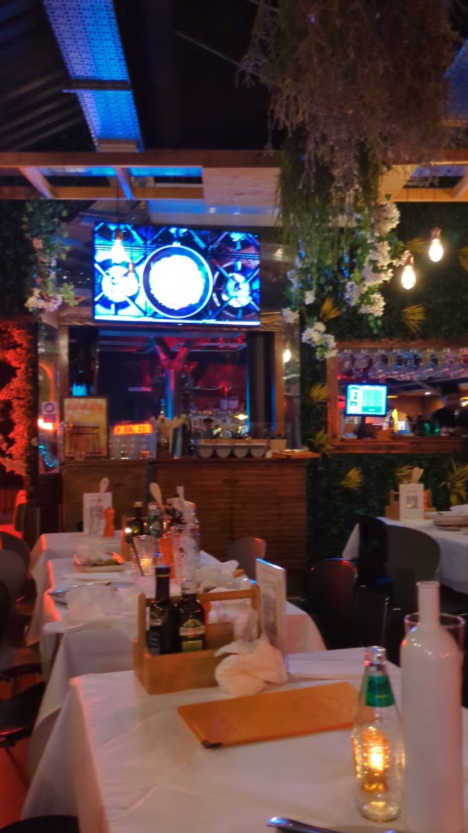 Giovanni's In The Bay-2