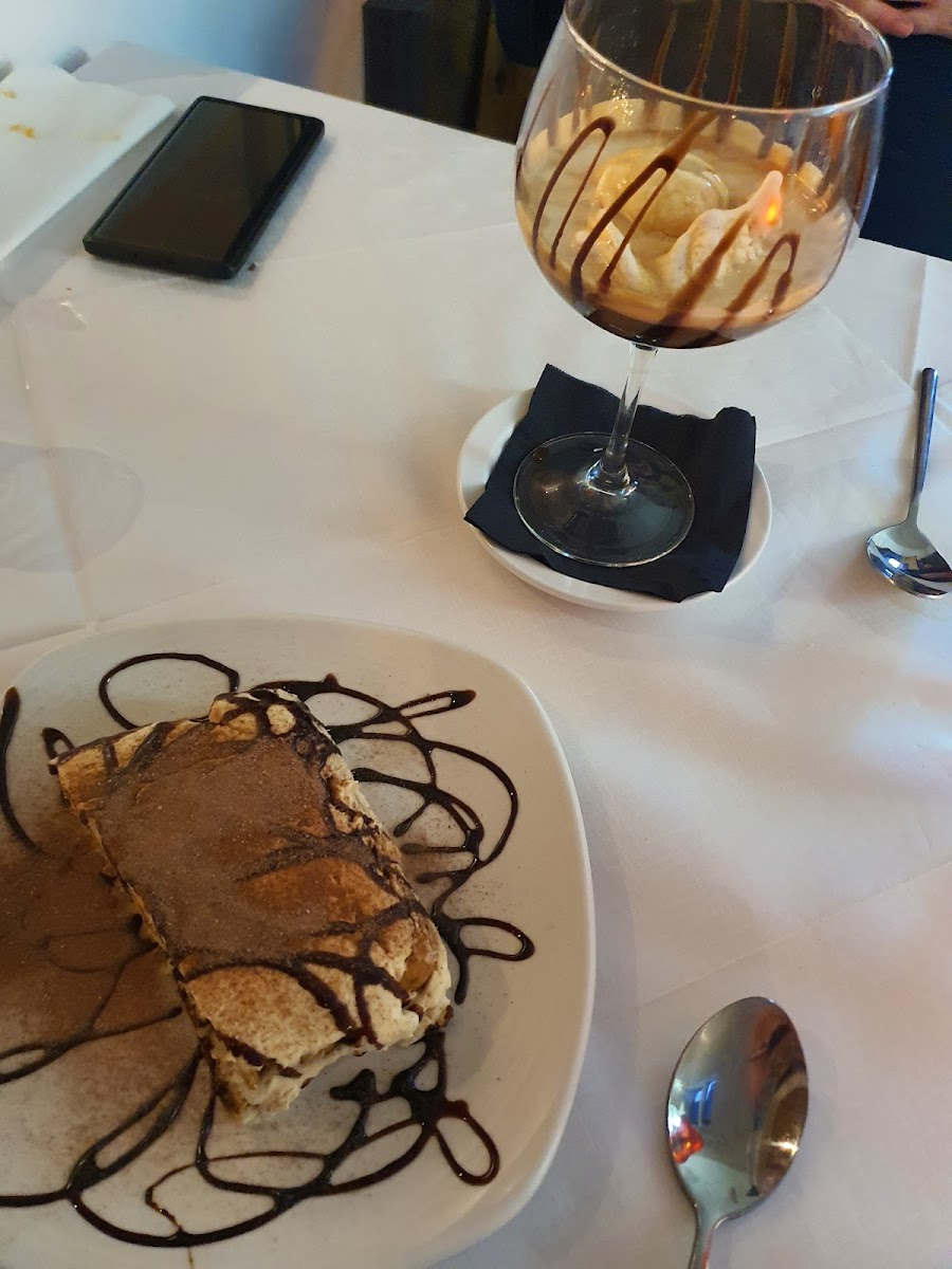 Giovanni's In The Bay-6